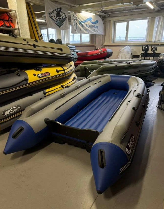 Лодка Reef 390Fi Jet